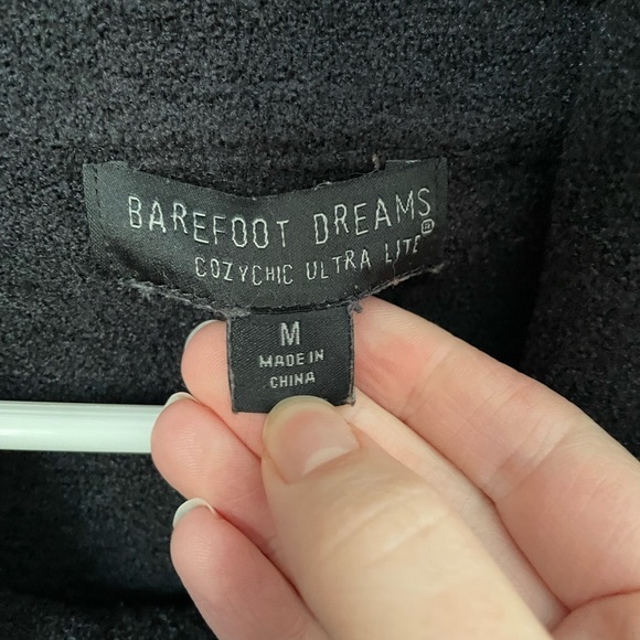 Barefoot Dreams Black Cowl Neck Sweater Size Medium - Picture 3 of 7